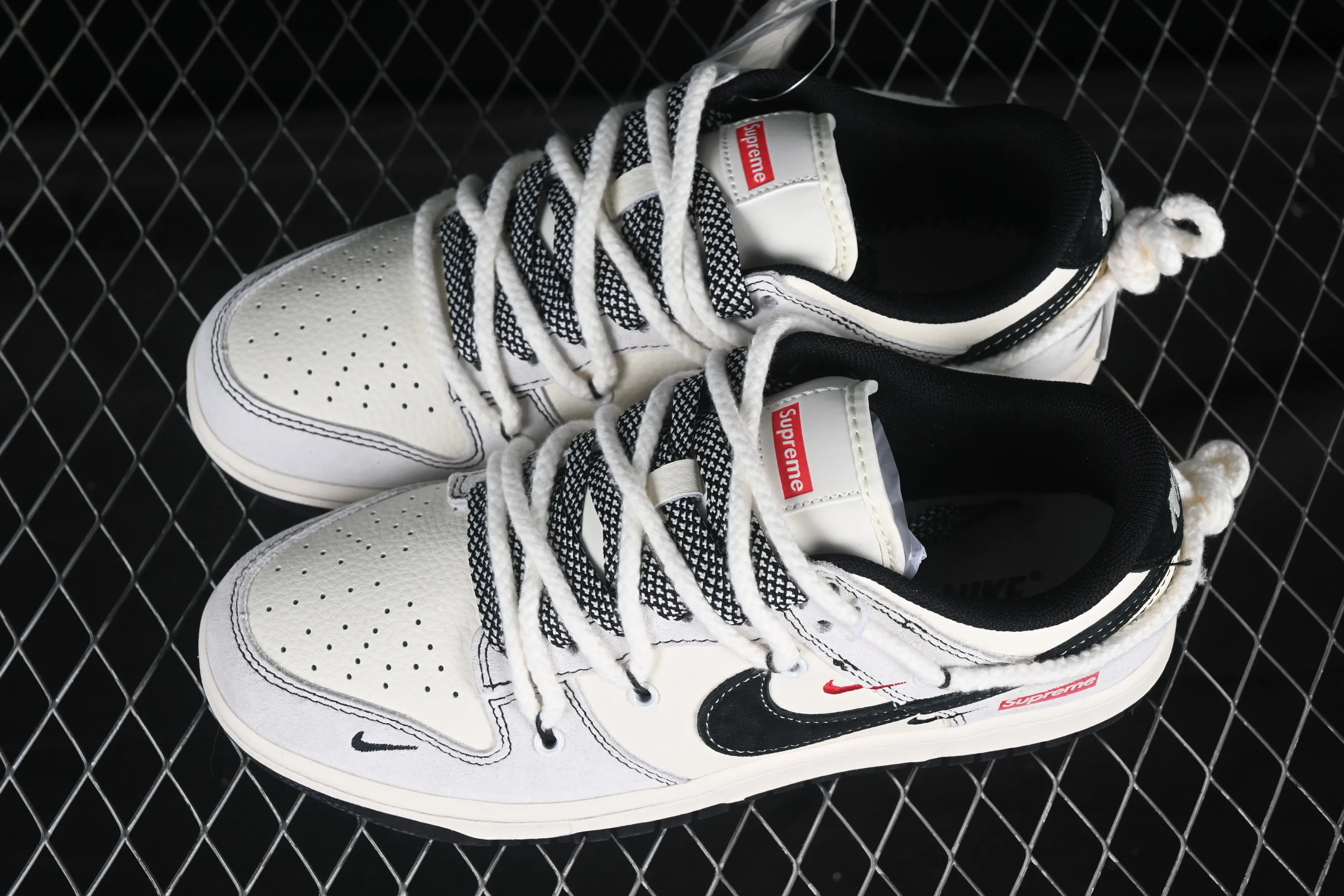 All Categories Nk SB Dunk Series Nk SB Dunk Low High-end Customized Low-top Shoes Nk SB Dunk Low Sup Series Zhubahei Hook Anniversary High-end Customized Low-top Casual Shoes YX5066-233
